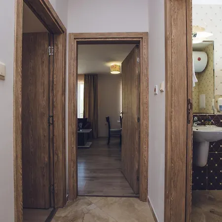 Hotel Avenue Deluxe 4*