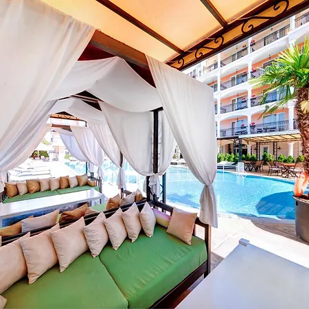 Avenue Deluxe 4*